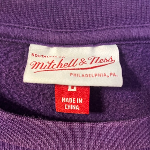 Lakers Mitchell and Ness Crewneck - Picture 2 of 4